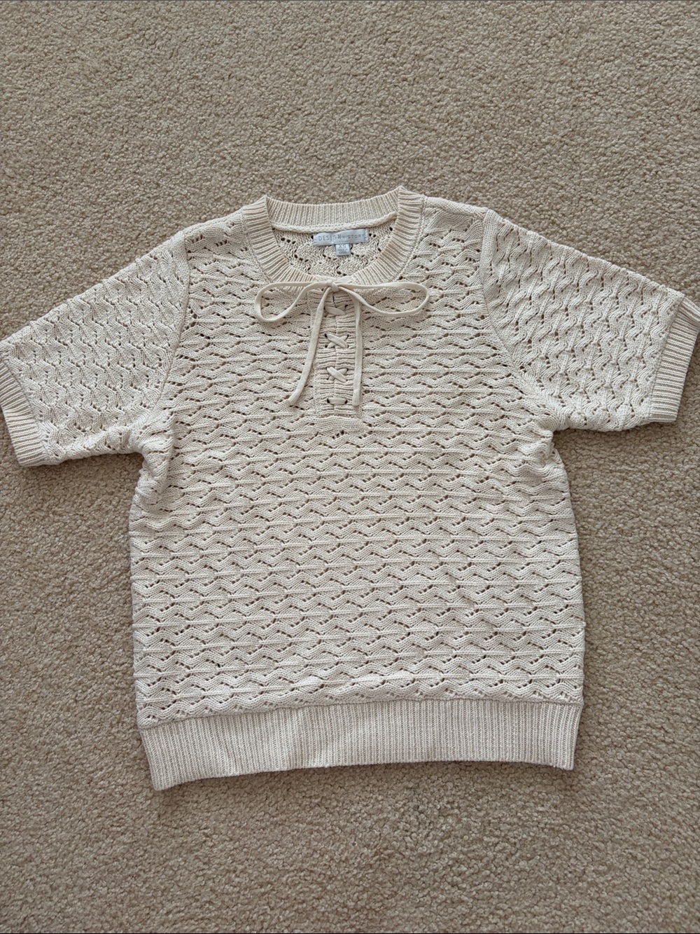 Design History Knit Bow-Tie Short Sleeve Sweater - Cream